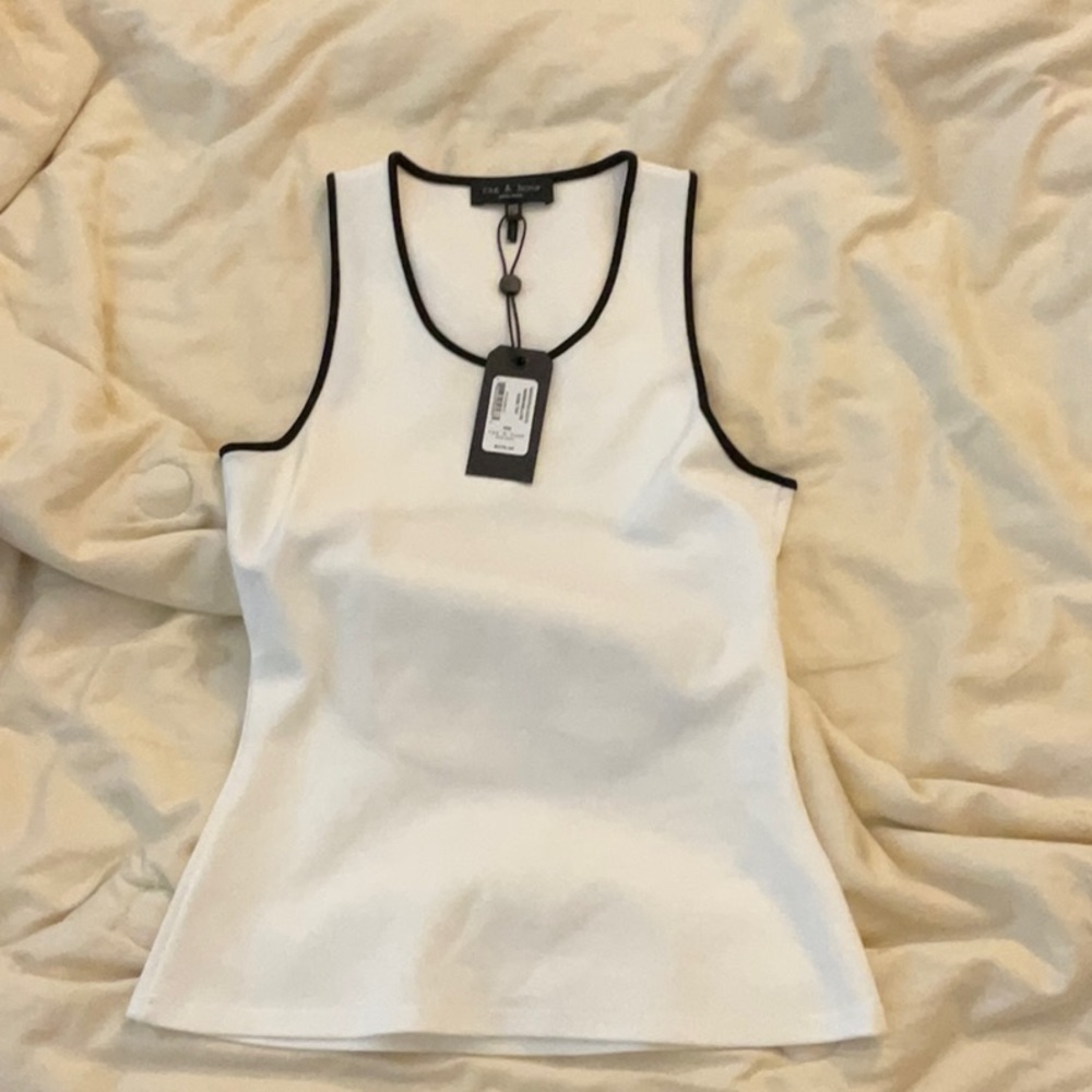 Rag & Bone
Nora Top
ColorMARSHSizeXX-Small - Picture 5 of 6